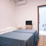 Residenza Delle Acacie E Del Ligustro - Le Di Valentina Appartement