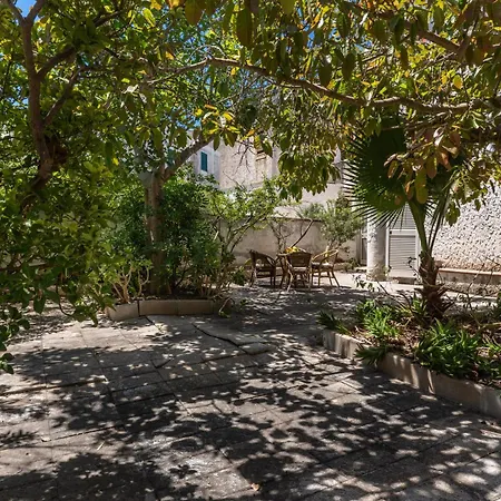 Residenza Delle Acacie E Del Ligustro - Le Di Valentina